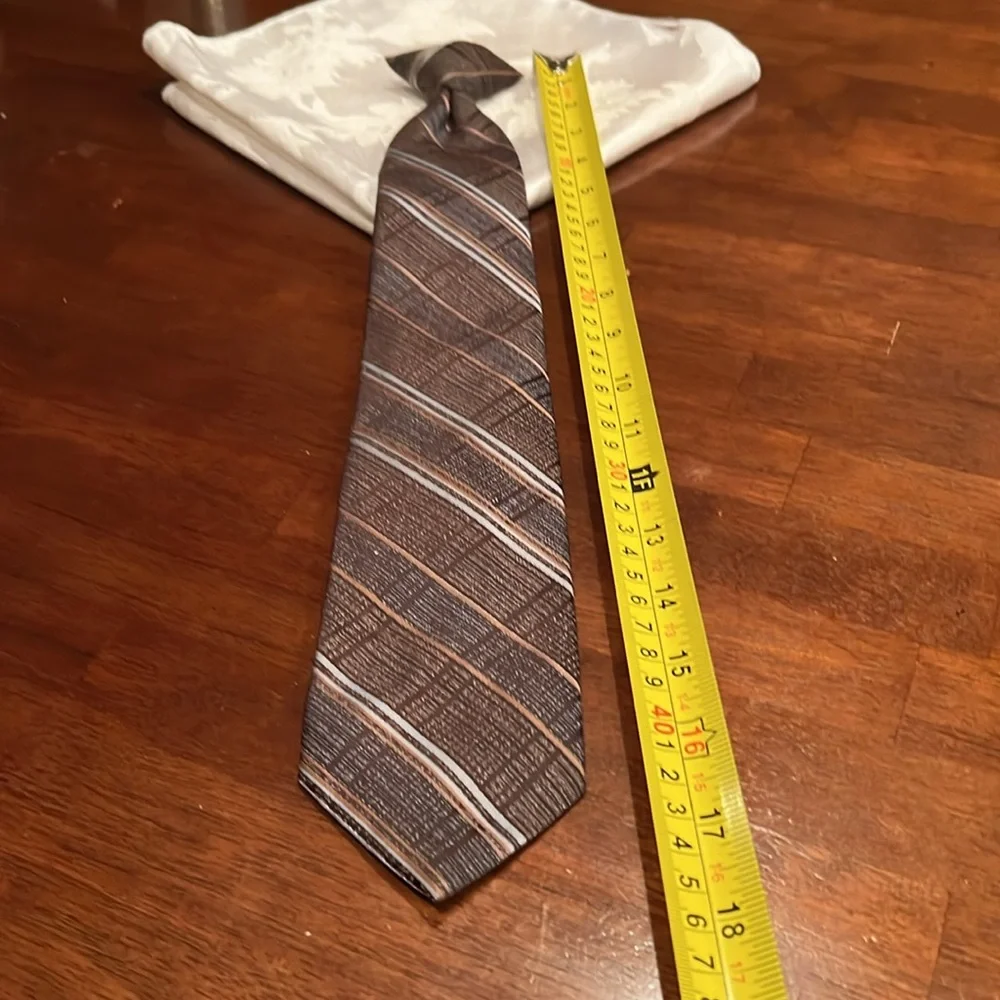 Wembley Tie - clip on great for brown green or black suit